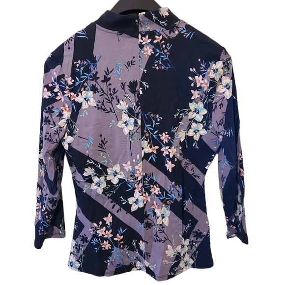 Guess Y2K purple black multicolored floral  v-neck long-sleeve shirt neck accent - Picture 5 of 13